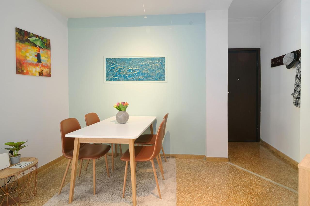 Venias Two-Bedroom Apartment Kallimarmaro And Zappeio Area Athens Ngoại thất bức ảnh