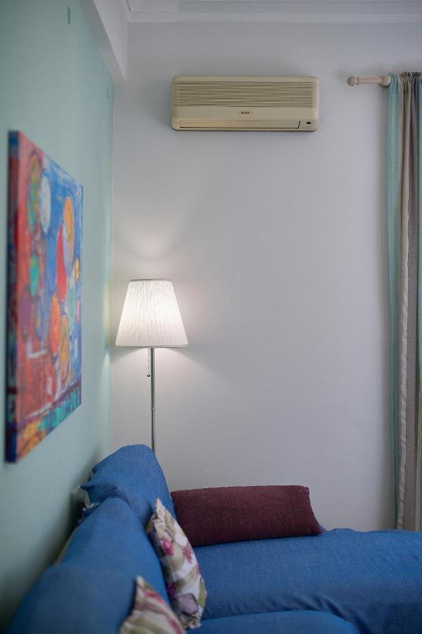 Venias Two-Bedroom Apartment Kallimarmaro And Zappeio Area Athens Ngoại thất bức ảnh