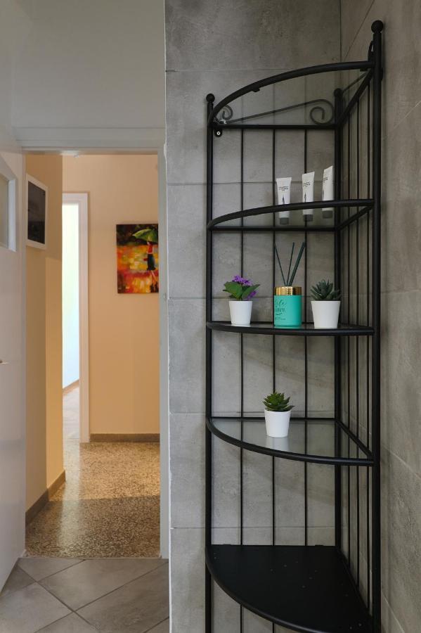 Venias Two-Bedroom Apartment Kallimarmaro And Zappeio Area Athens Ngoại thất bức ảnh