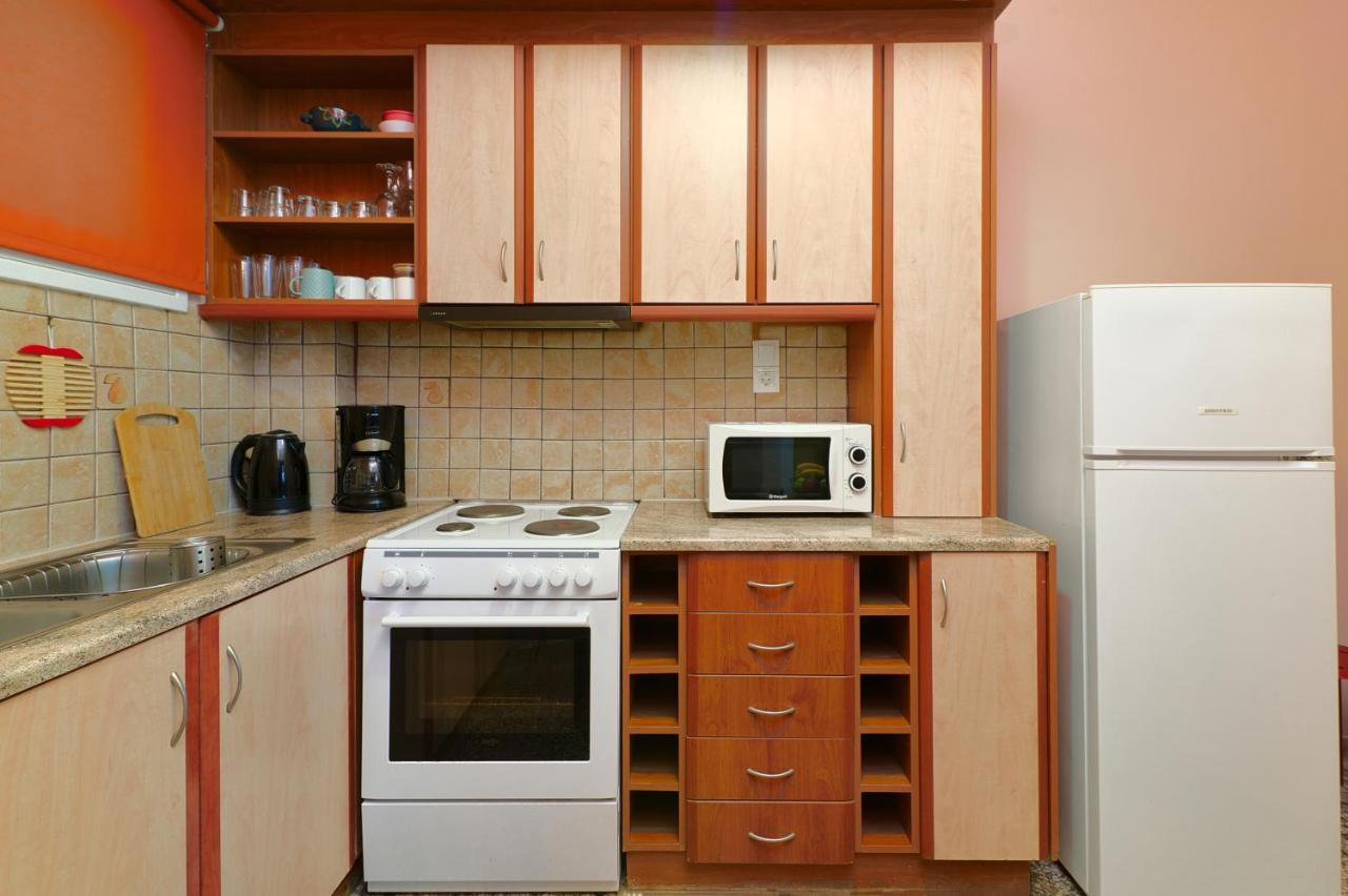 Venias Two-Bedroom Apartment Kallimarmaro And Zappeio Area Athens Ngoại thất bức ảnh