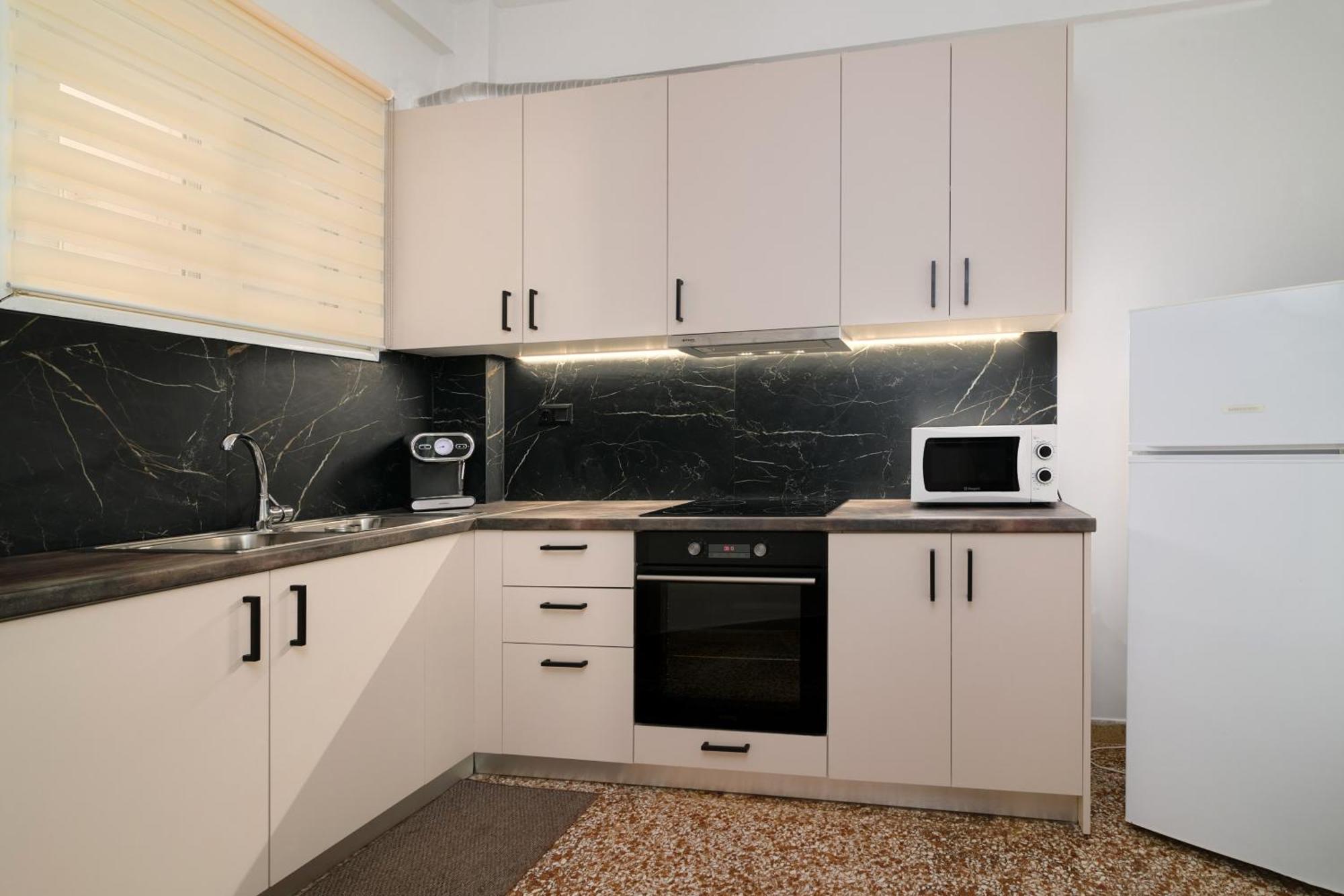 Venias Two-Bedroom Apartment Kallimarmaro And Zappeio Area Athens Ngoại thất bức ảnh